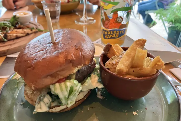Restaurant Brasserie IJzer in Heerhugowaard