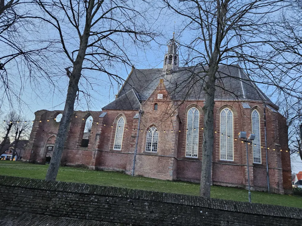 Café-Restaurant Het Huis Met De Pilaren in Bergen