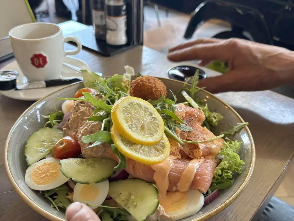 De Snackbar lunch and dinner in Deurne