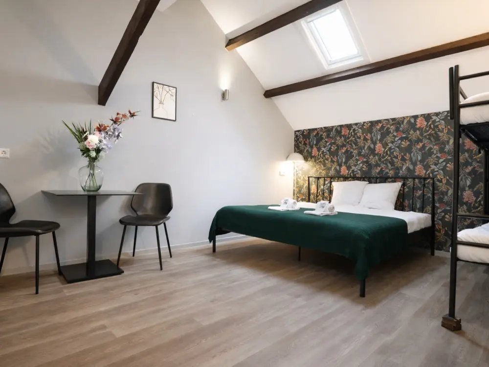 King's Inn City Hotel & Hostel en bar in Alkmaar