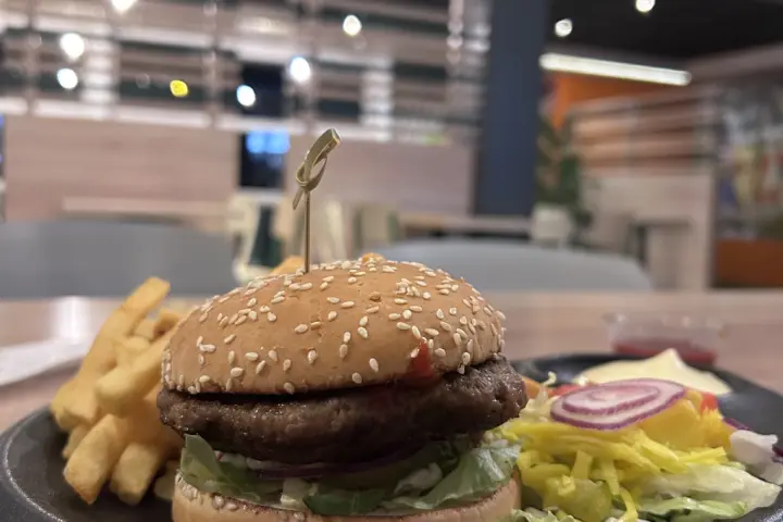 Restaurant Plaza Snackbar & Cafetaria in Heerhugowaard