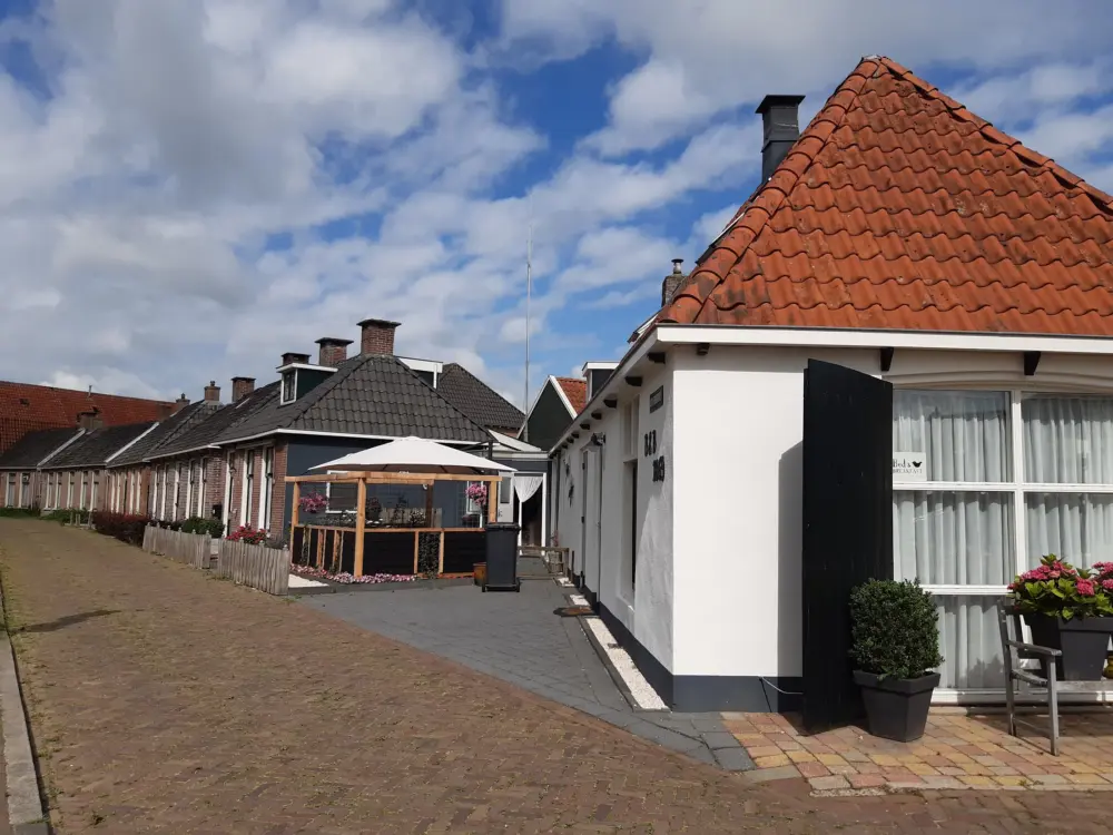 B & B 1869 in Scharnegoutum