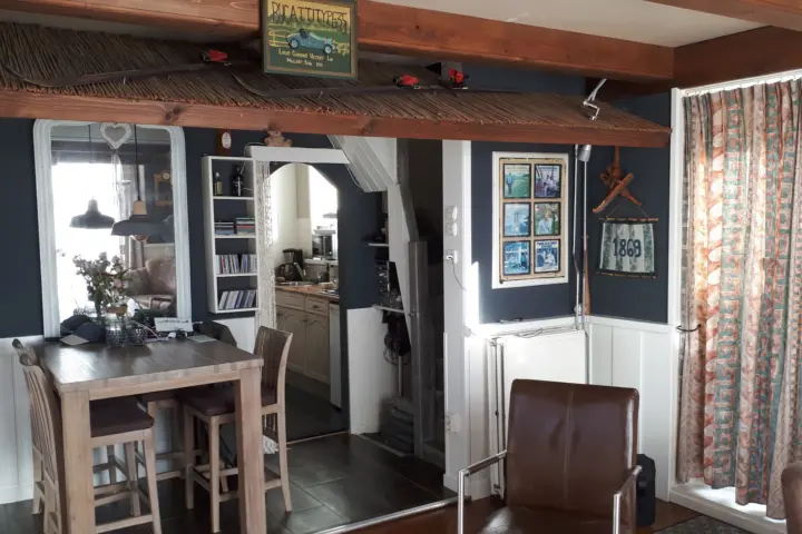 B & B 1869 in Scharnegoutum