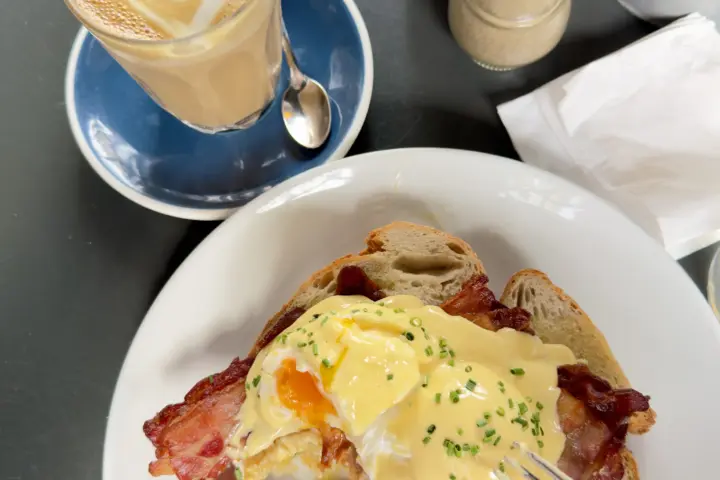 Restaurant Bakers & Roasters in Amsterdam