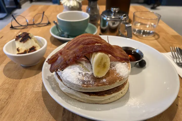 Restaurant Bakers & Roasters in Amsterdam
