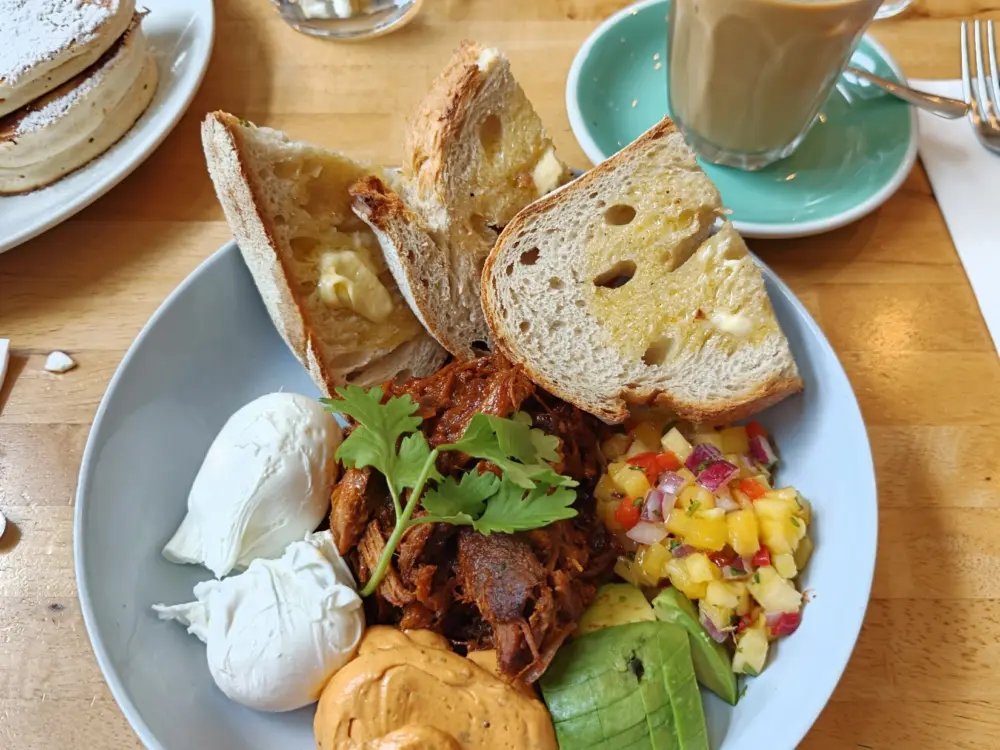 Restaurant Bakers & Roasters in Amsterdam