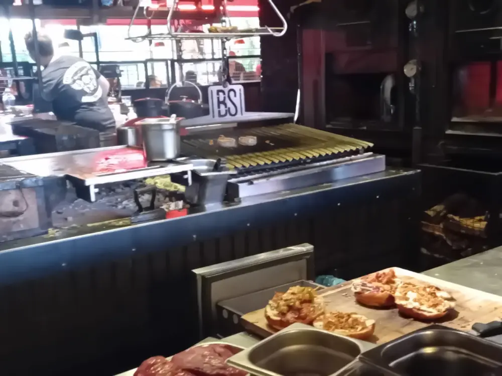 Restaurant Black Smoke Rotterdam in Rotterdam