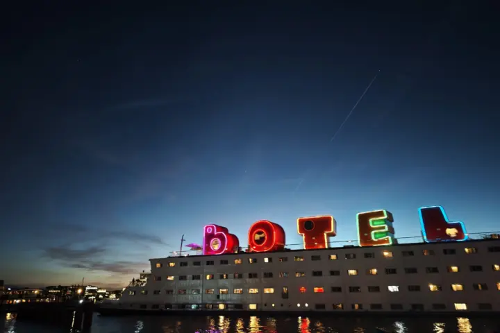 Hotel Botel in Amsterdam