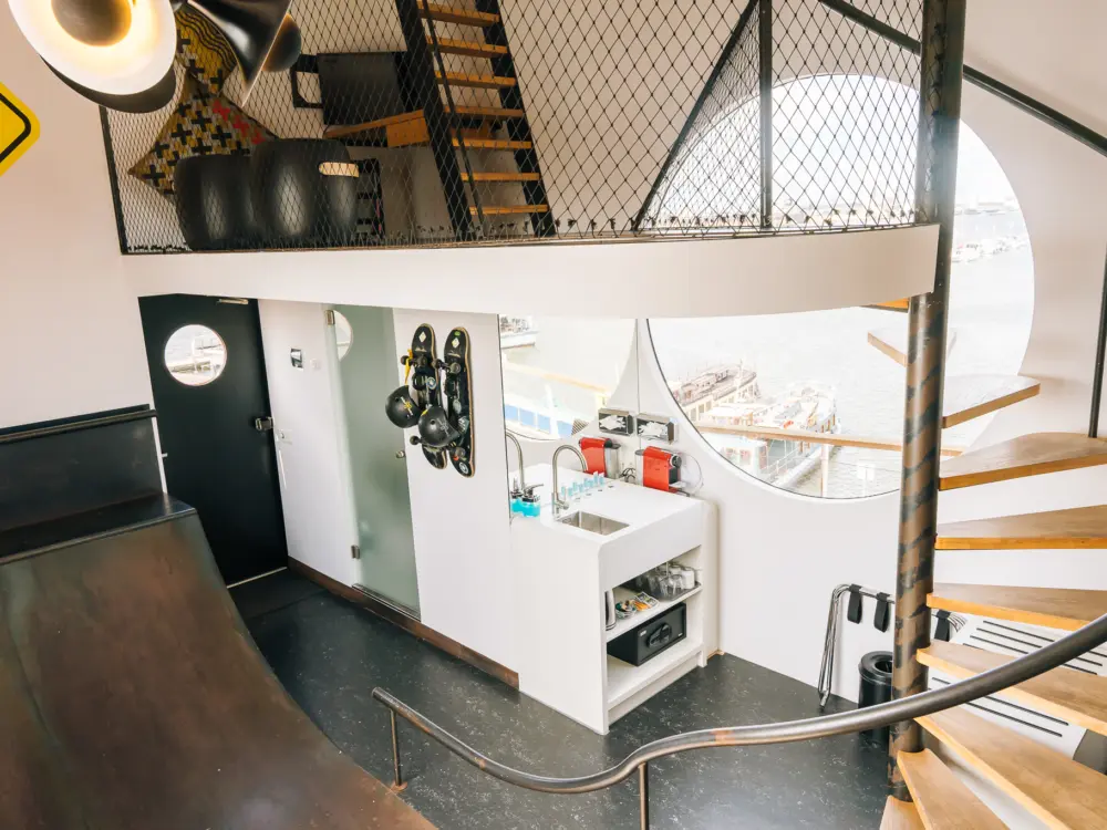 Hotel Botel in Amsterdam