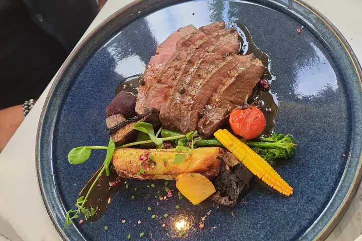 Restaurant Brasserie Monsees | Puur Eten & De Lekkerste Wijnen in 's-Graveland