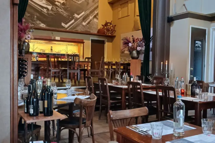 Café Restaurant Courzand in Rotterdam