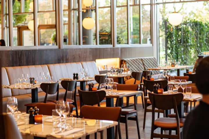 Café Restaurant Dauphine in Amsterdam