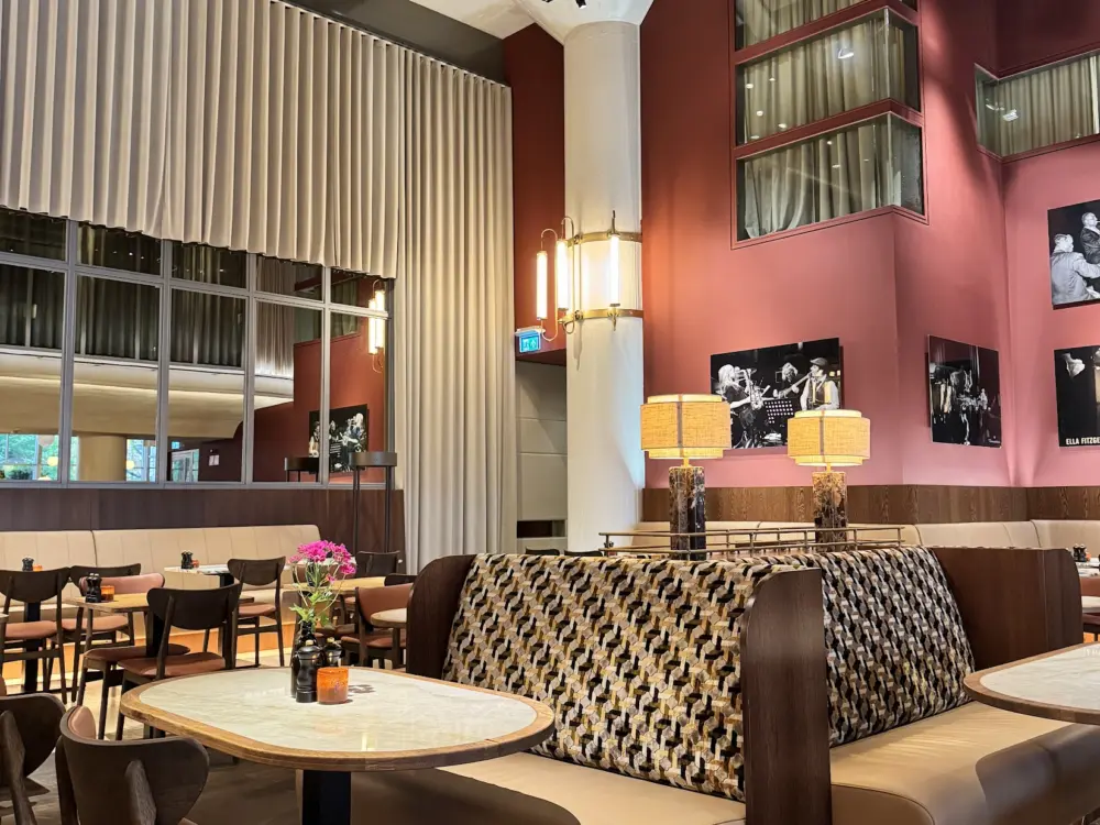 Café Restaurant Dauphine in Amsterdam