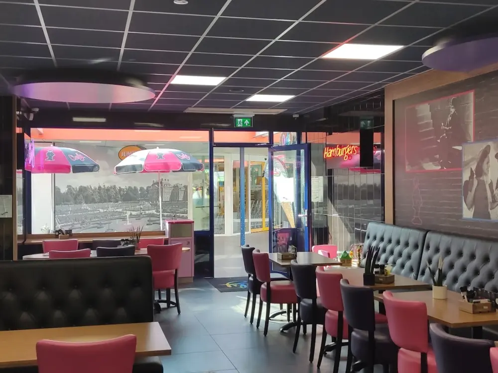 Restaurant Cafetaria Charly De Mheen in Apeldoorn