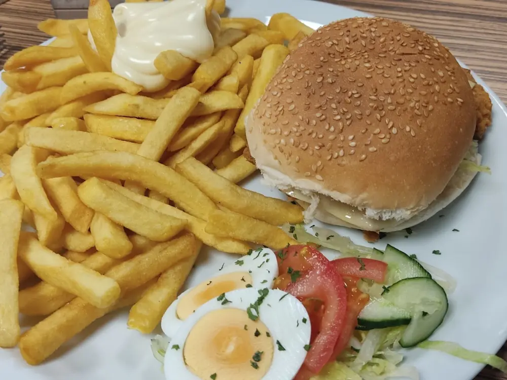 Restaurant Cafetaria Charly De Mheen in Apeldoorn