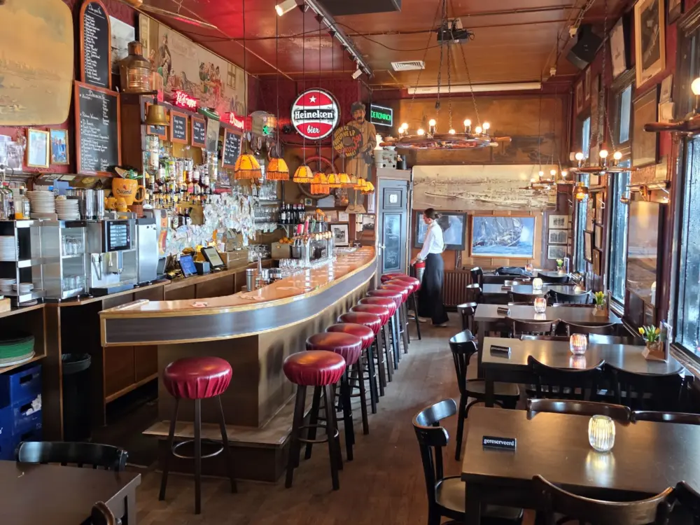 Restaurant De Ballentent in Rotterdam