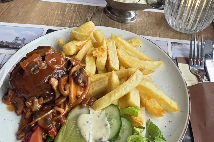 Restaurant De Ballentent in Rotterdam