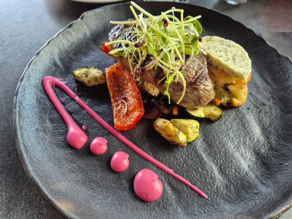 Restaurant De Gouden Snor eten & drinken in Rotterdam