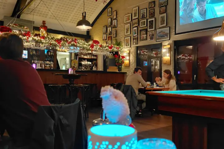 Restaurant De Holle Eik; Zalencentrum, Eetcafé in Valkenburg