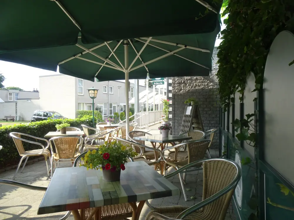 Restaurant De Holle Eik; Zalencentrum, Eetcafé in Valkenburg