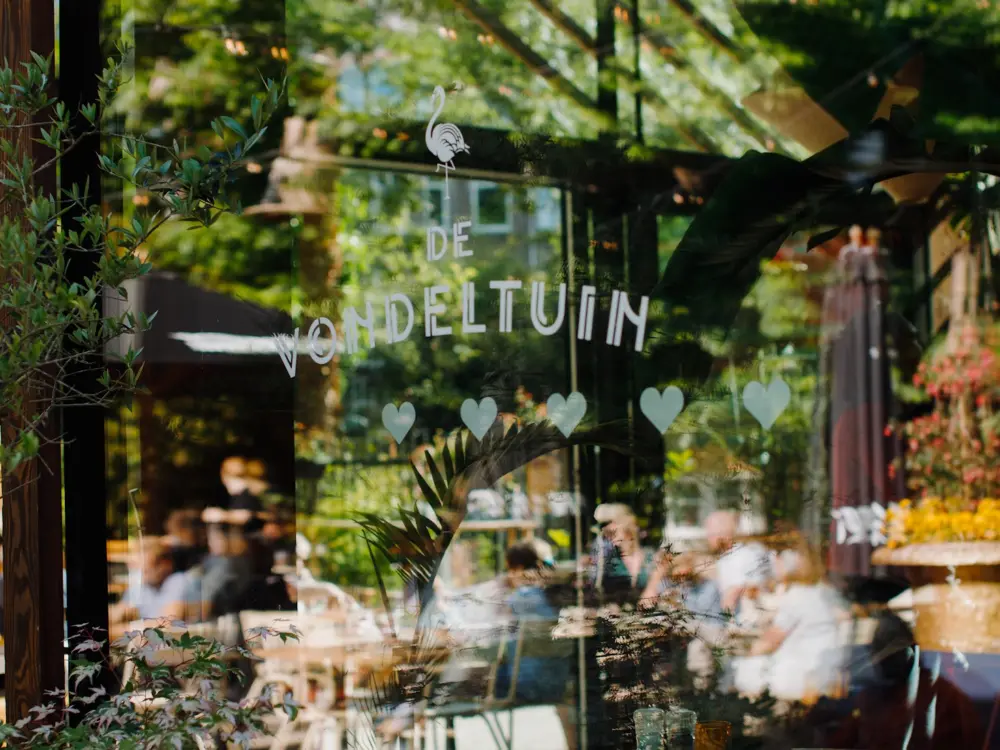 Restaurant De Vondeltuin in Amsterdam