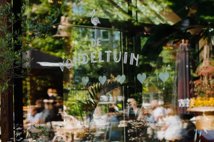 Restaurant De Vondeltuin in Amsterdam