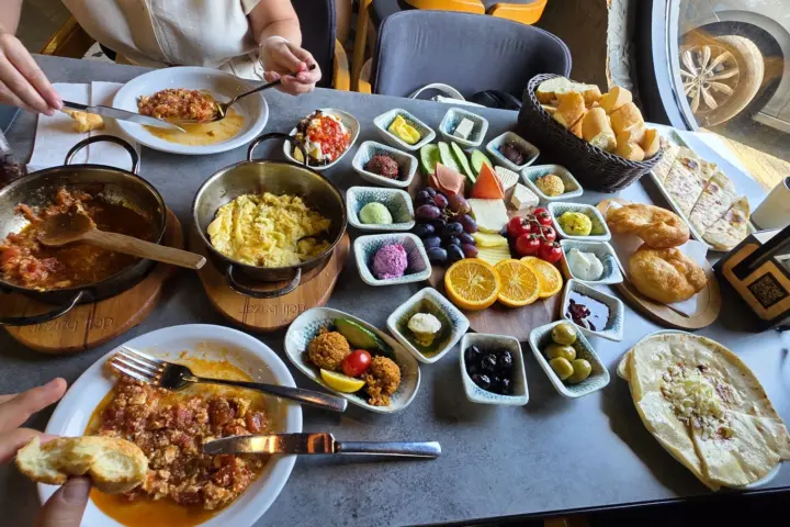 Restaurant Déli Bazar in Rotterdam