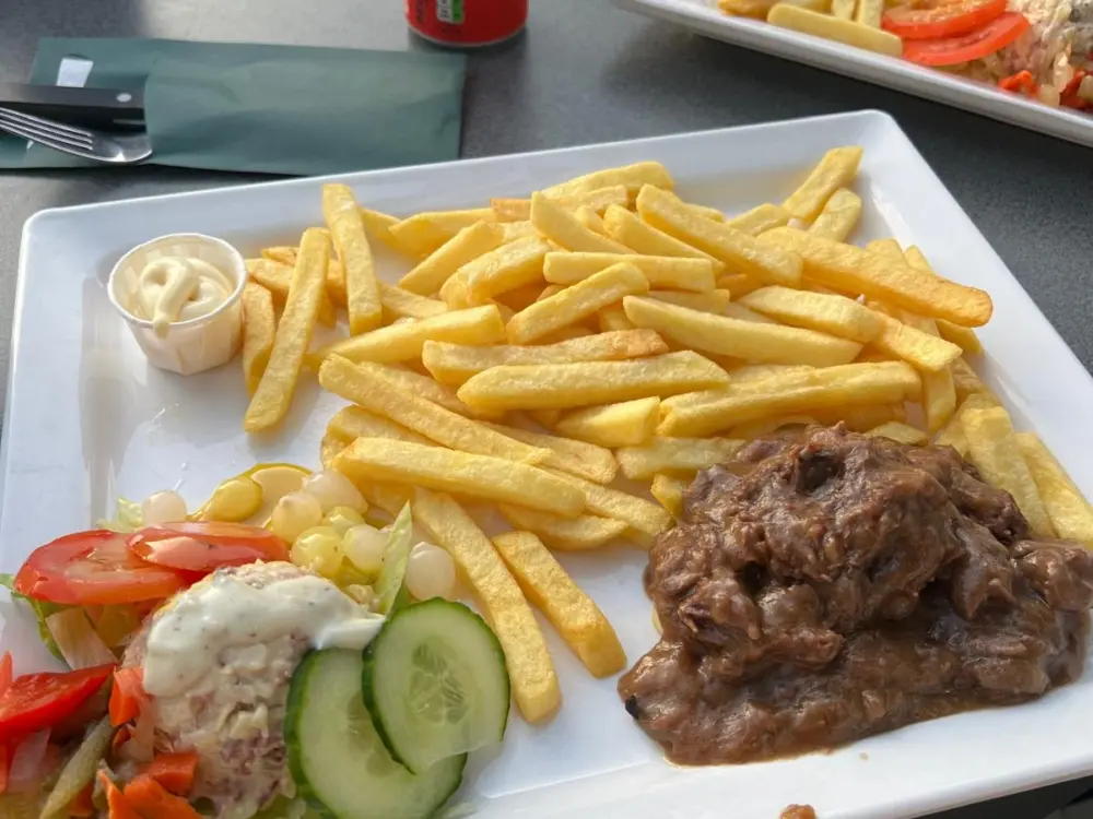 Eetcafé Restaurant plaza orden in Apeldoorn