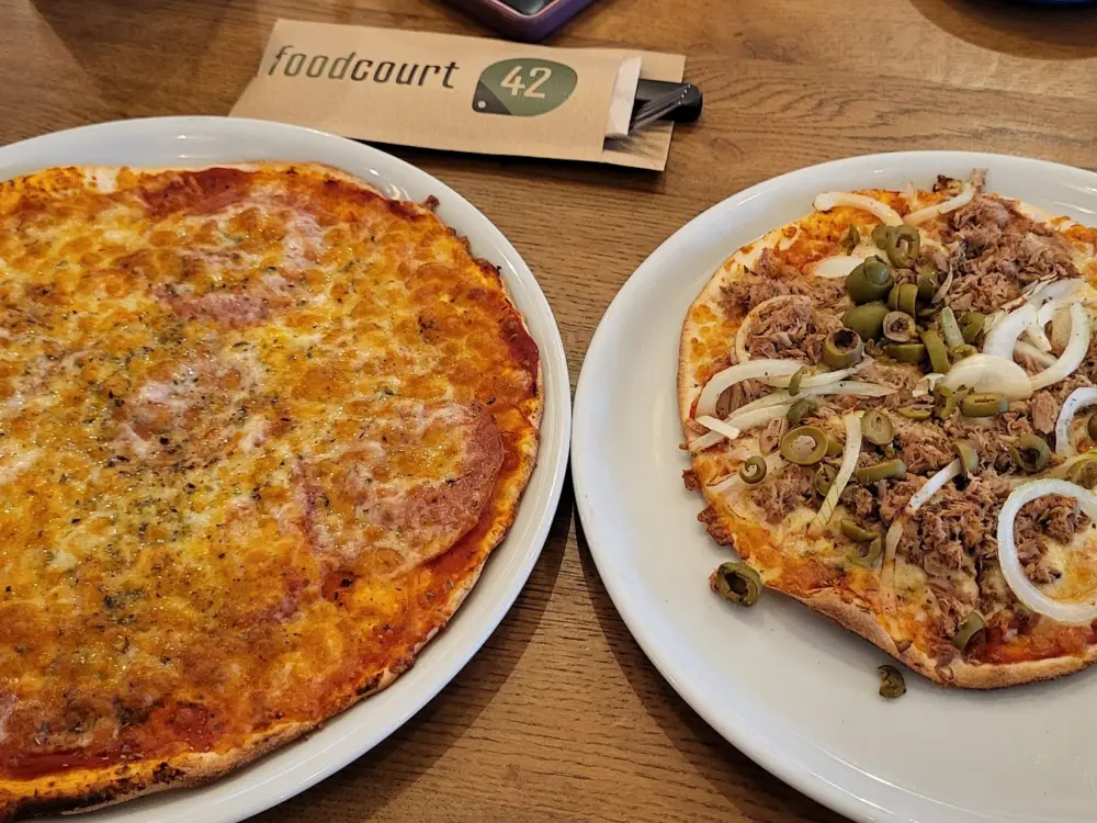 Restaurant foodcourt 42 in Renesse