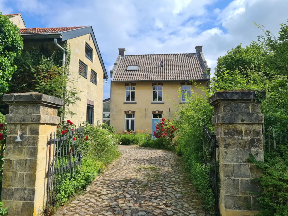 Hotel Gastenverblijf De Mergelheuvel, Bed & Breakfast Zuid limburg in Sibbe