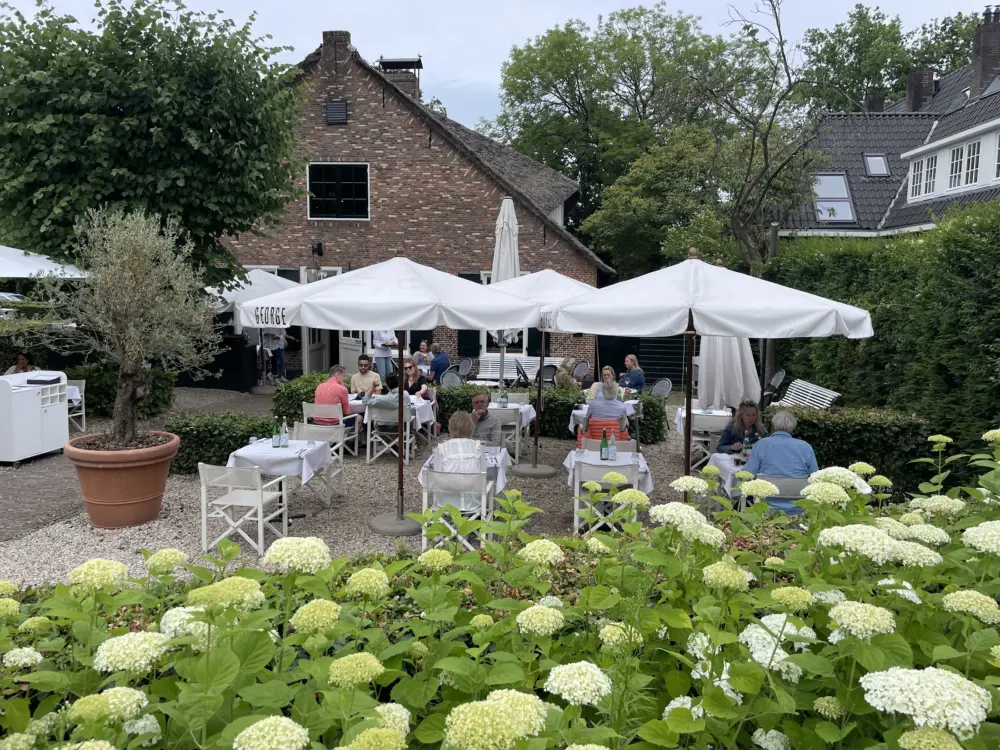 George L.A. in Laren