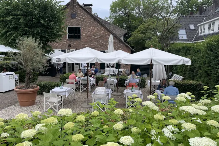 George L.A. in Laren