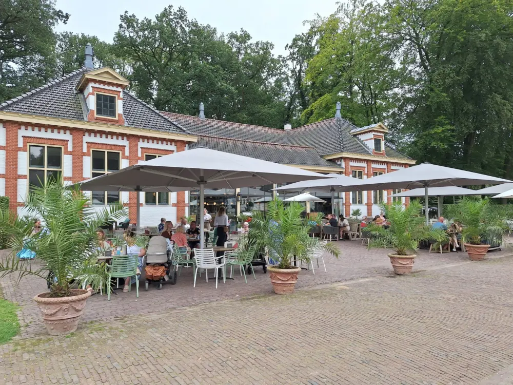 Restaurant Grand café prins Hendrik garage in Apeldoorn