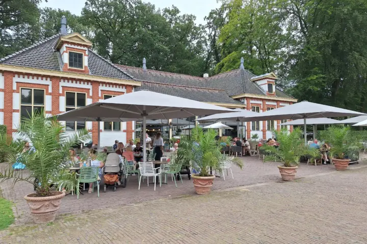 Restaurant Grand café prins Hendrik garage in Apeldoorn