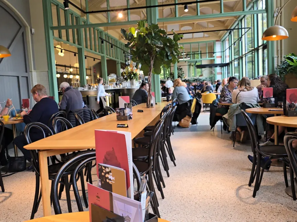 Restaurant Grand café prins Hendrik garage in Apeldoorn