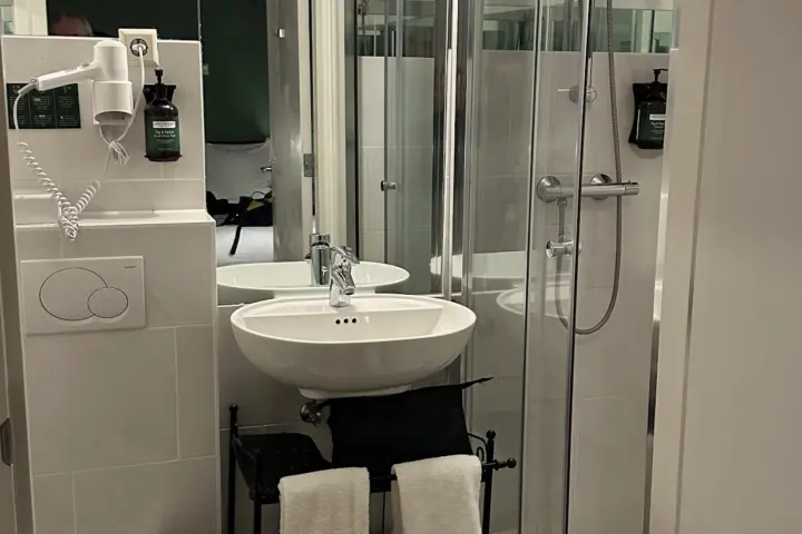 Hotel H2OTEL in Rotterdam