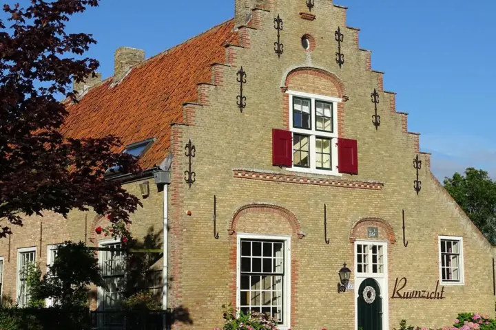 Hoeve Ruimzicht B&B - Theetuin - Imkerij in Renesse