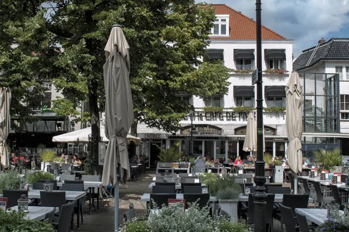 Hotel et le Café de Paris in Apeldoorn