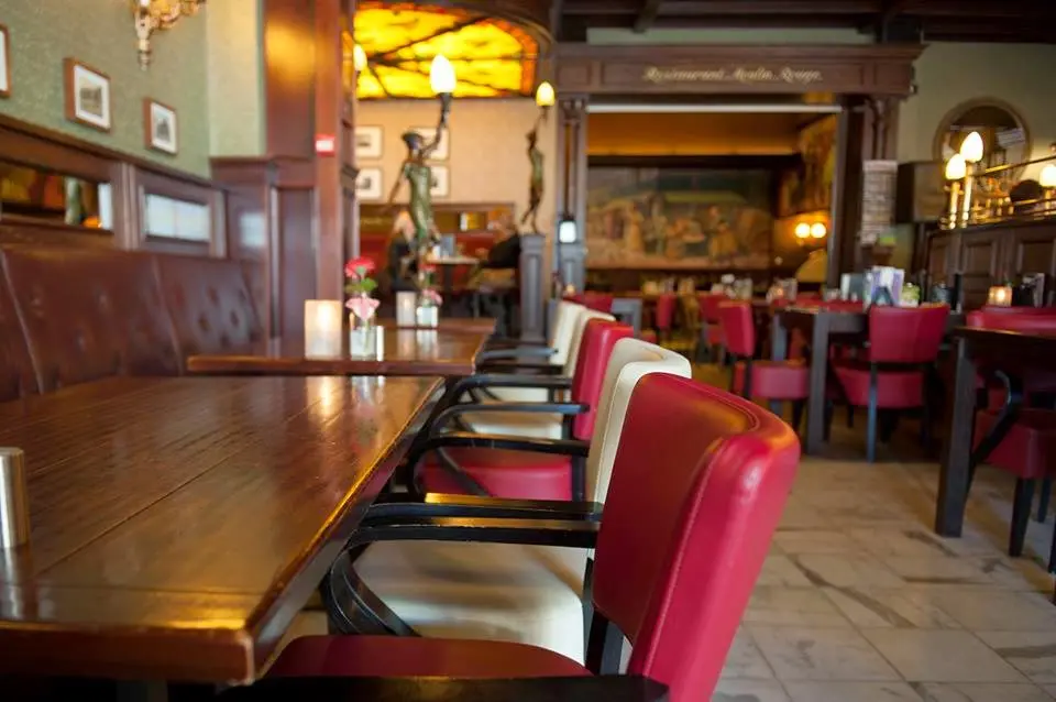 Hotel et le Café de Paris in Apeldoorn