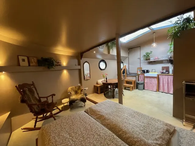 Bed & Breakfast Houseboat Tante Piet 2 rooms, 2 baths in Amsterdam