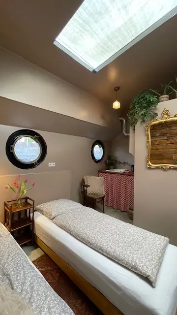 Bed & Breakfast Houseboat Tante Piet 2 rooms, 2 baths in Amsterdam