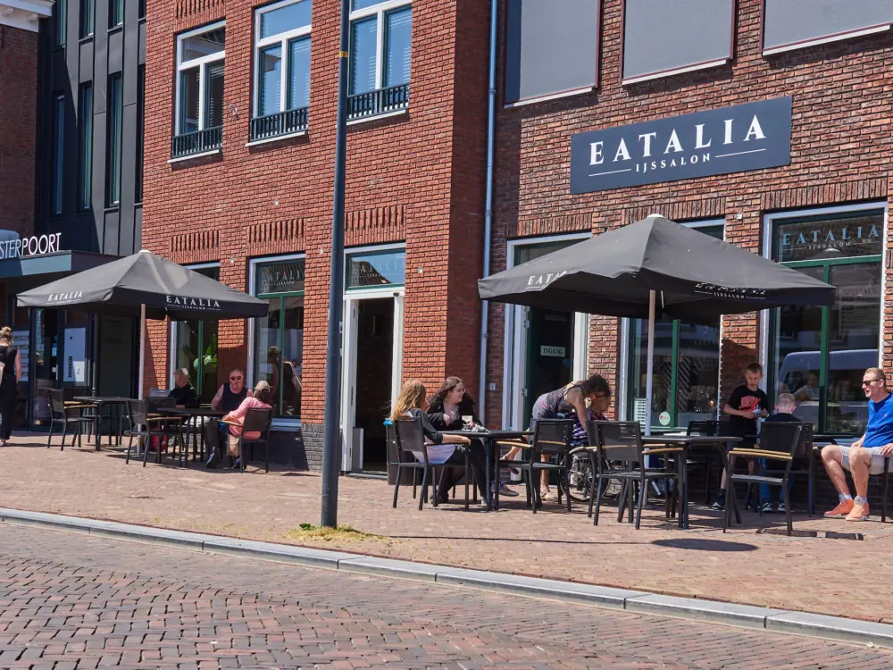 Restaurant IJssalon Eatalia Sneek in Sneek