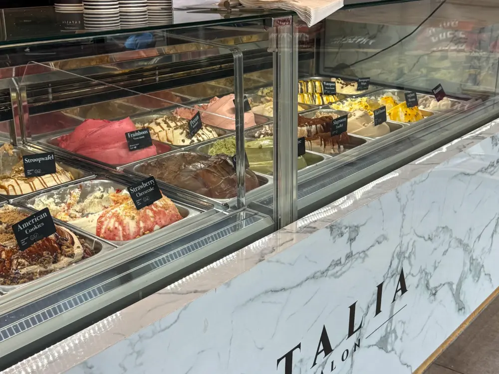 Restaurant IJssalon Eatalia Sneek in Sneek