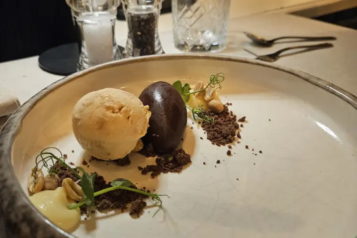 Jachtbar & Restaurant Prins Maurits Loolaan in Apeldoorn