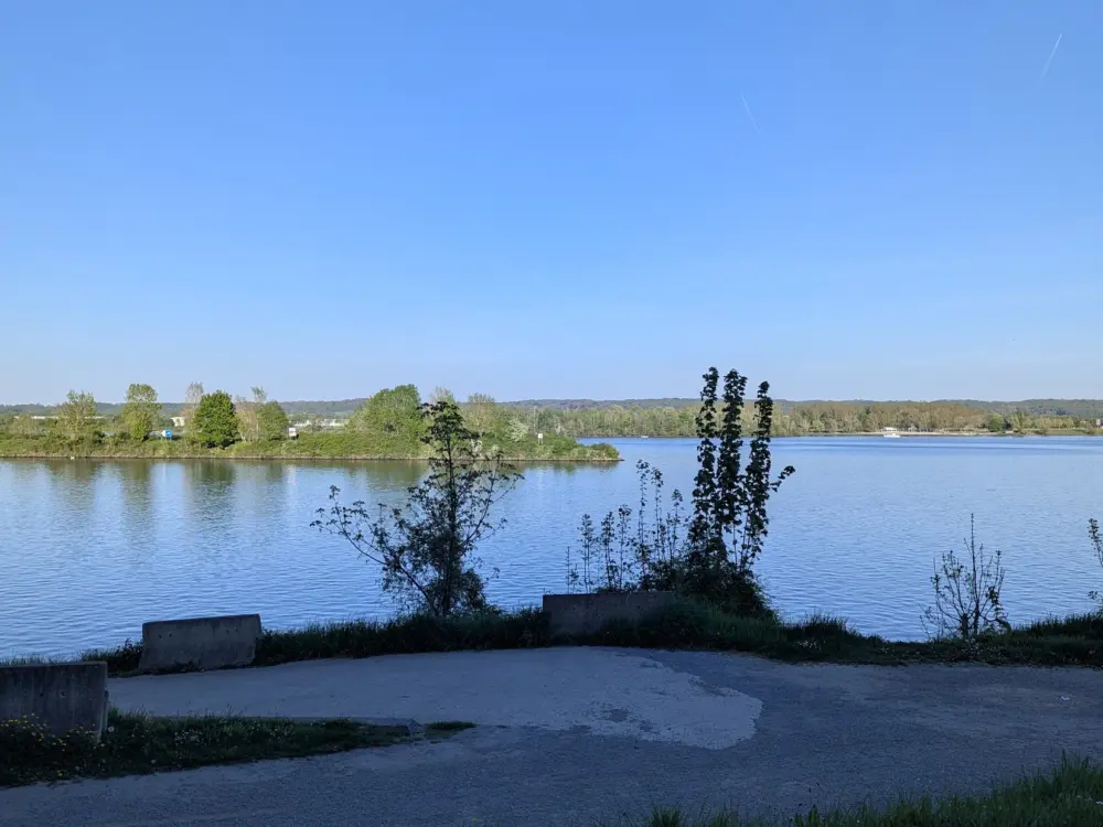 Les Tchéroux - Cantine Flottante in Wezet