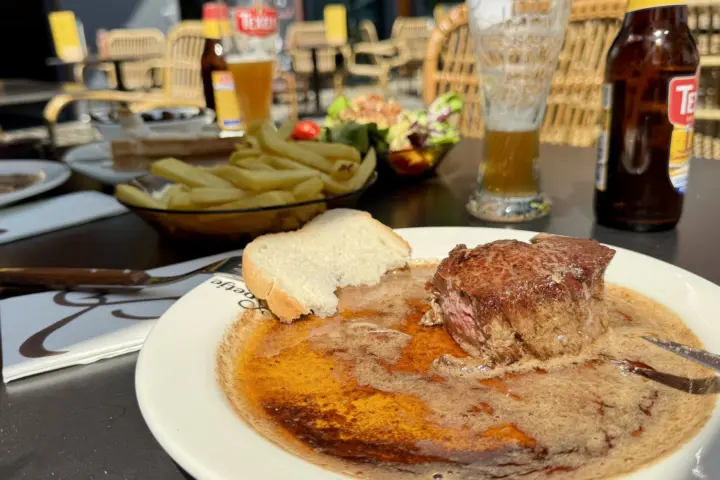 Restaurant Loetje Rotterdam Kop van Zuid in Rotterdam