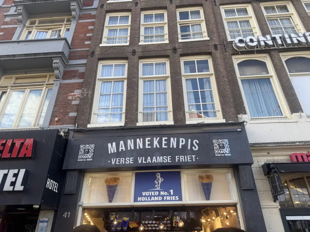 Restaurant Manneken Pis Damrak in Amsterdam