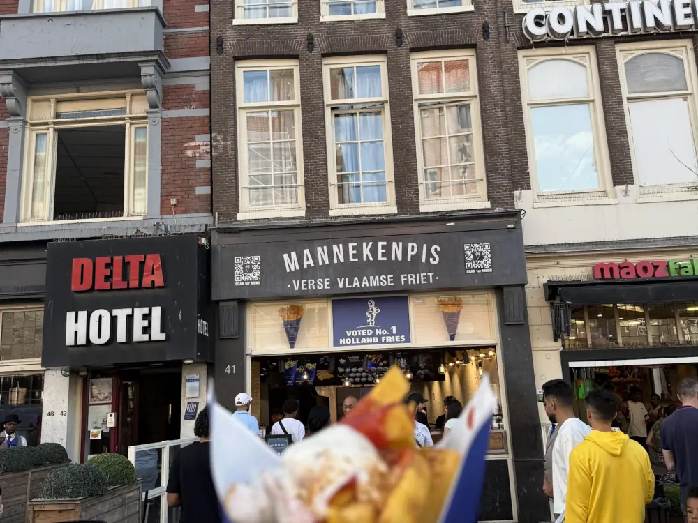 Restaurant Manneken Pis Damrak in Amsterdam