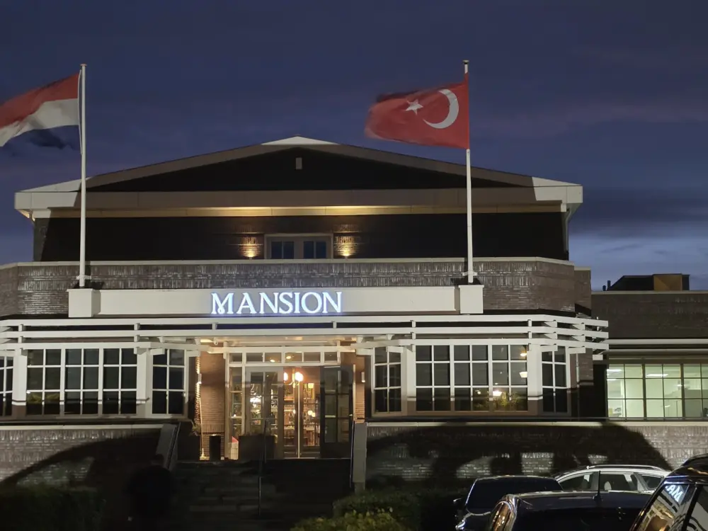 Restaurant MANSION by Kösk in Rotterdam