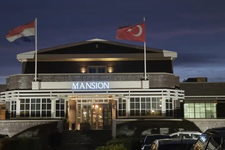 Restaurant MANSION by Kösk in Rotterdam
